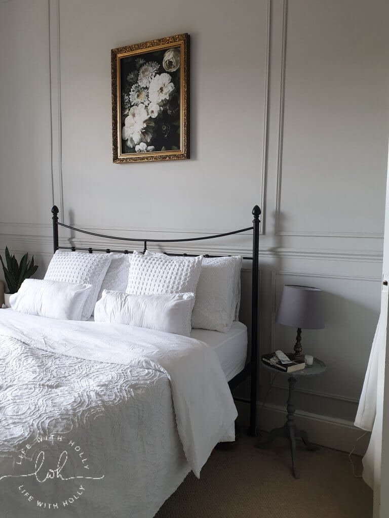 Light and Airy Vintage Bedroom - Cheaper Vintage Artwork