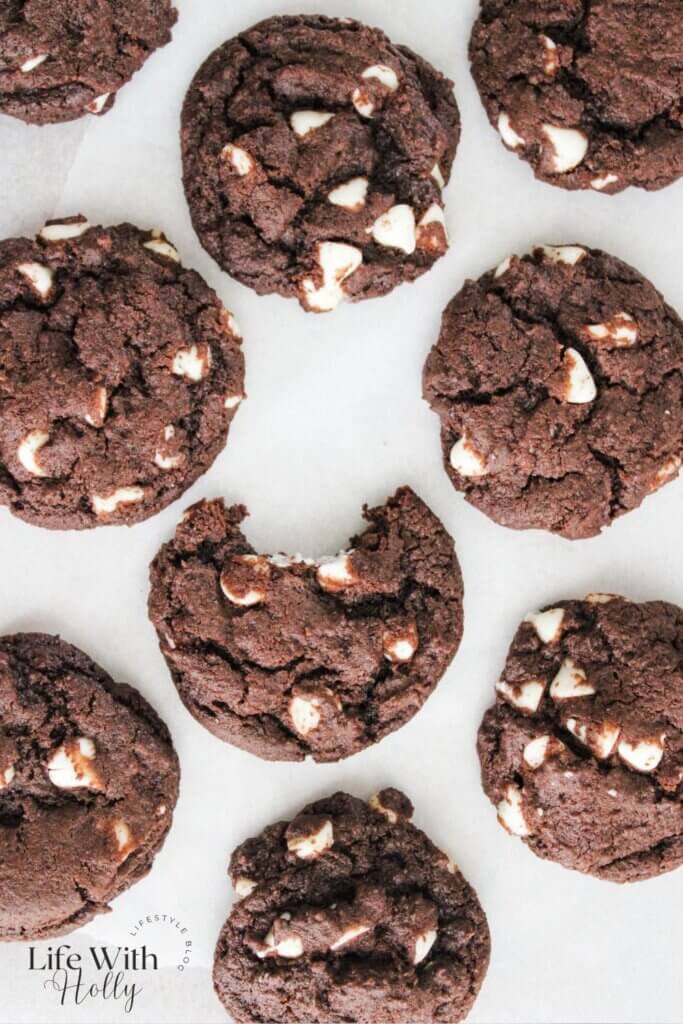 white chocolate chip cookies