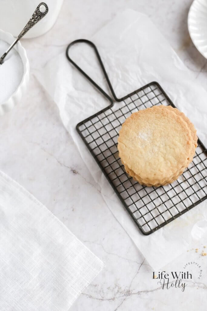 classic 3 ingredient shortbread cookies