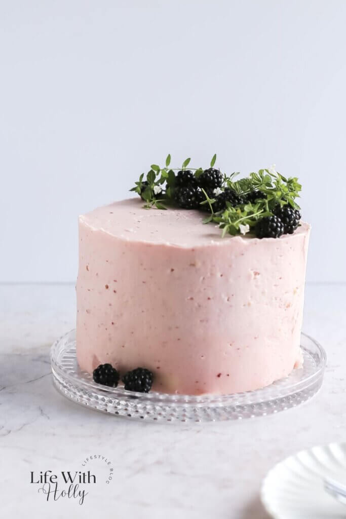 vanilla and blackberry cake