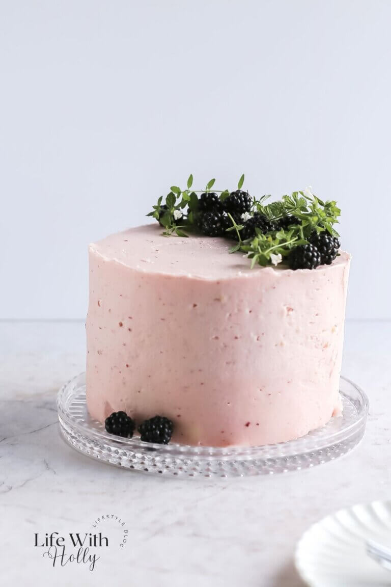vanilla and blackberry cake