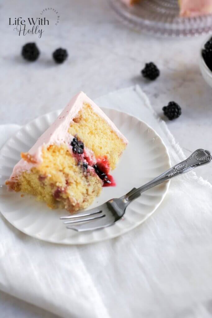 vanilla and blackberry cake