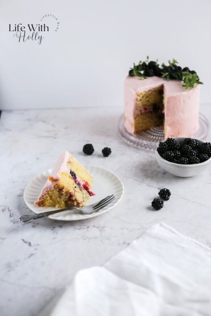 vanilla and blackberry cake