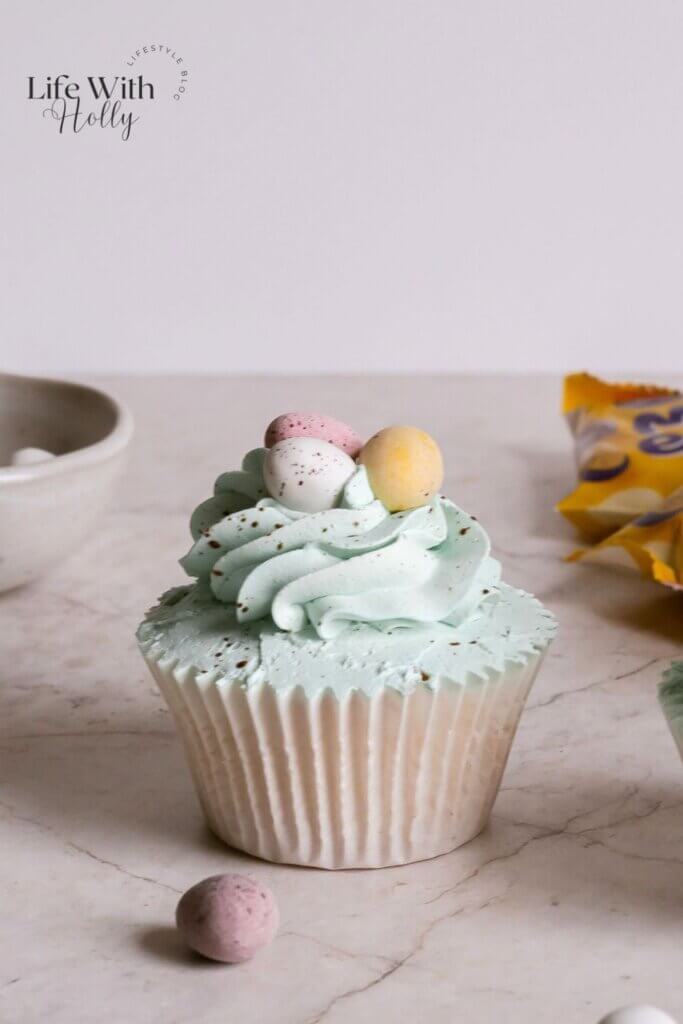 Easter robins egg cupcakes