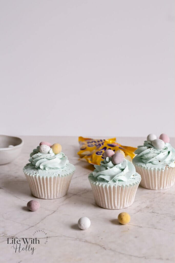 Easter robins egg cupcakes