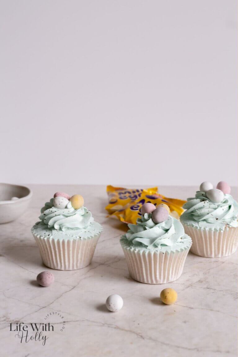 Easter robins egg cupcakes