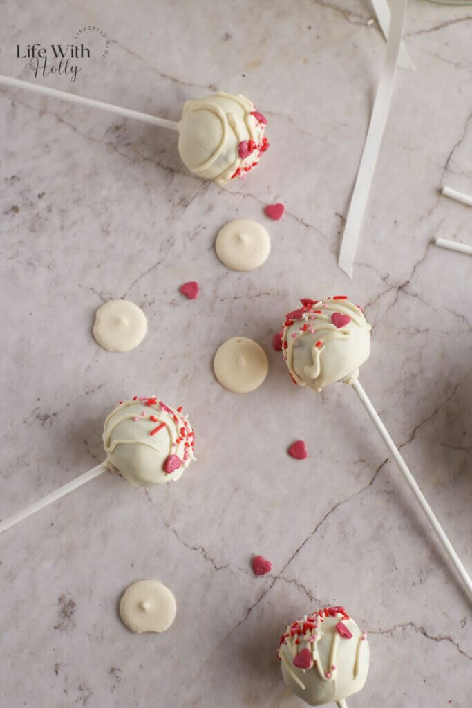 Easy Red Velvet Cake Pops Recipe