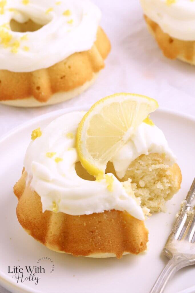 Mini lemon bundt cake
