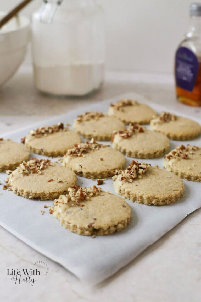 Pumpkin Spice Pecan Shortbread Cookies With Maple Glaze