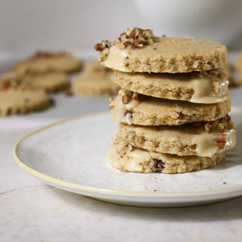 Pumpkin Spice Pecan Shortbread Cookies With Maple Glaze