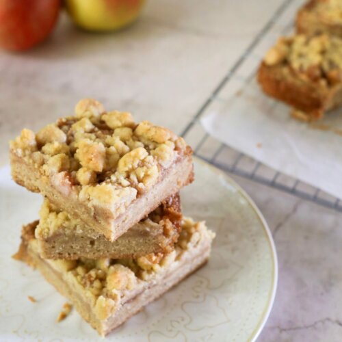 Apple Crumble Cookie Bar