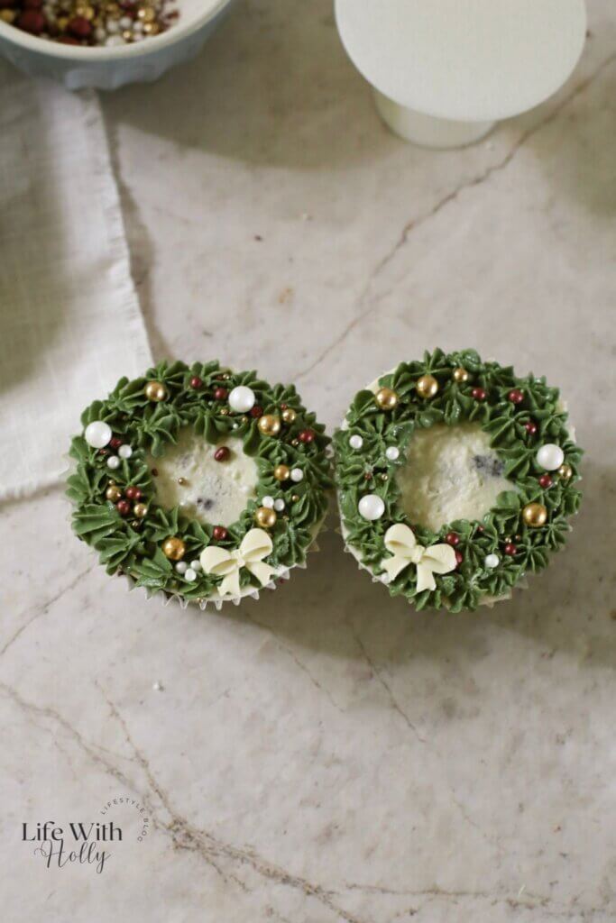 Easy Christmas Wreath Cupcakes