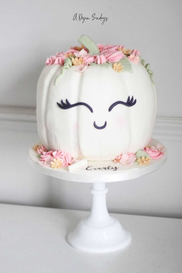 Pretty Pumpkin Halloween Cake