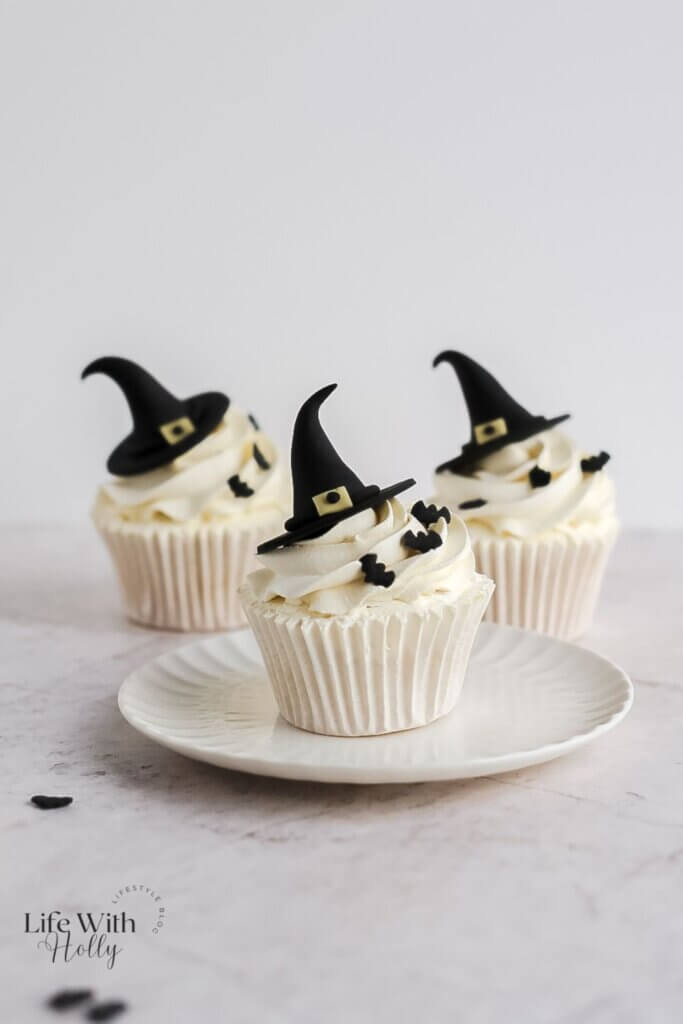 Black and white witch hat cupcakes for Halloween