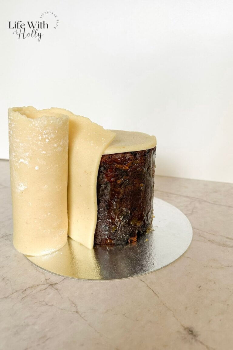 How to marzipan a fruit cake