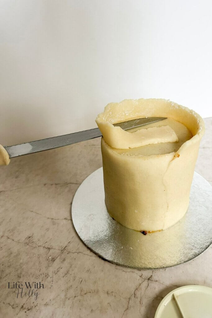 How to marzipan a fruit cake