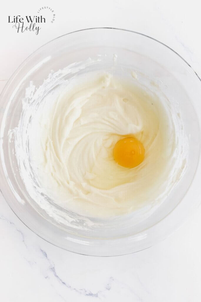 Raspberry cheesecake bars process