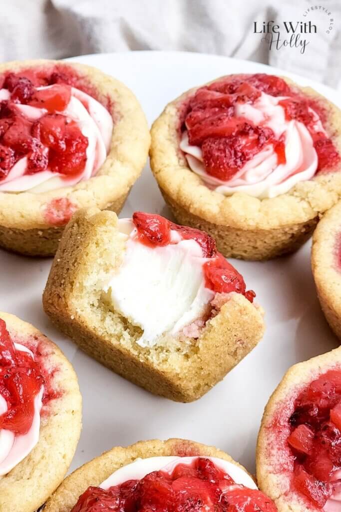 Strawberry cheesecake cookie cups