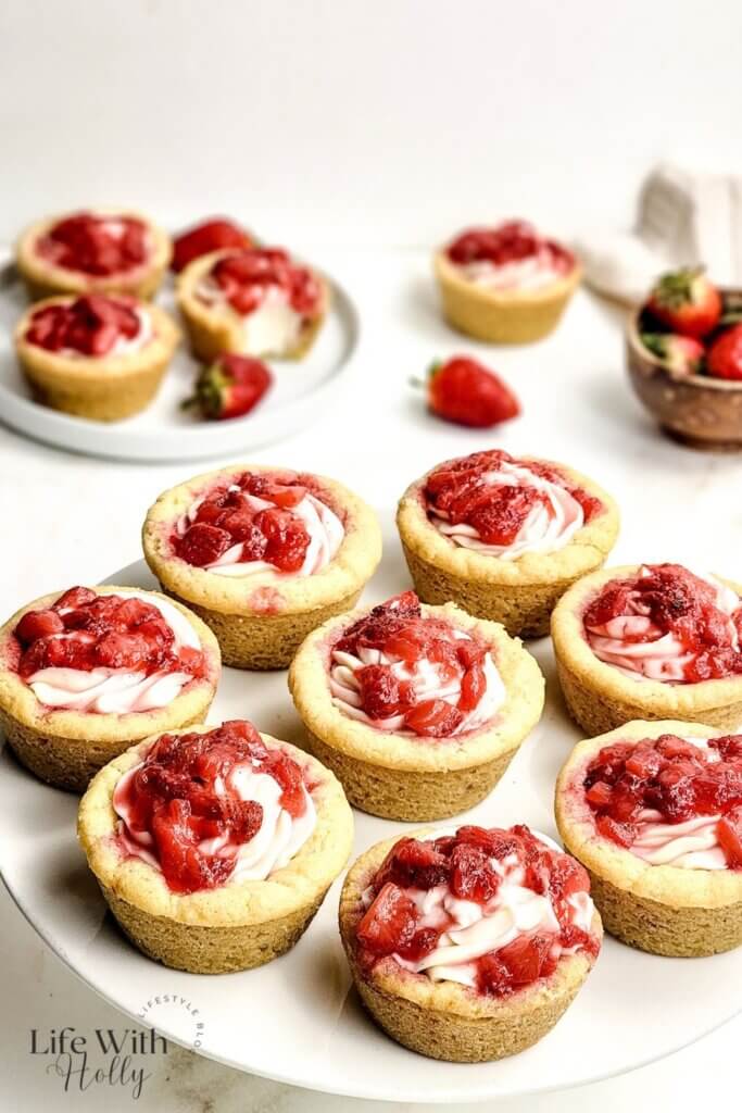 Strawberry cheesecake cookie cups