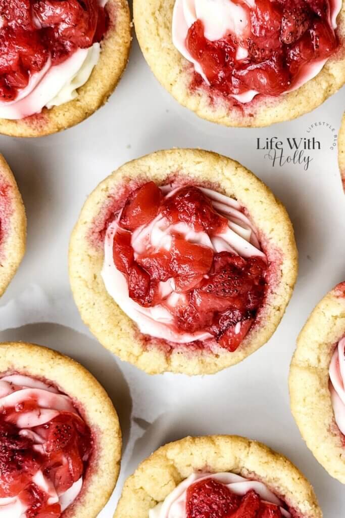 Strawberry cheesecake cookie cups