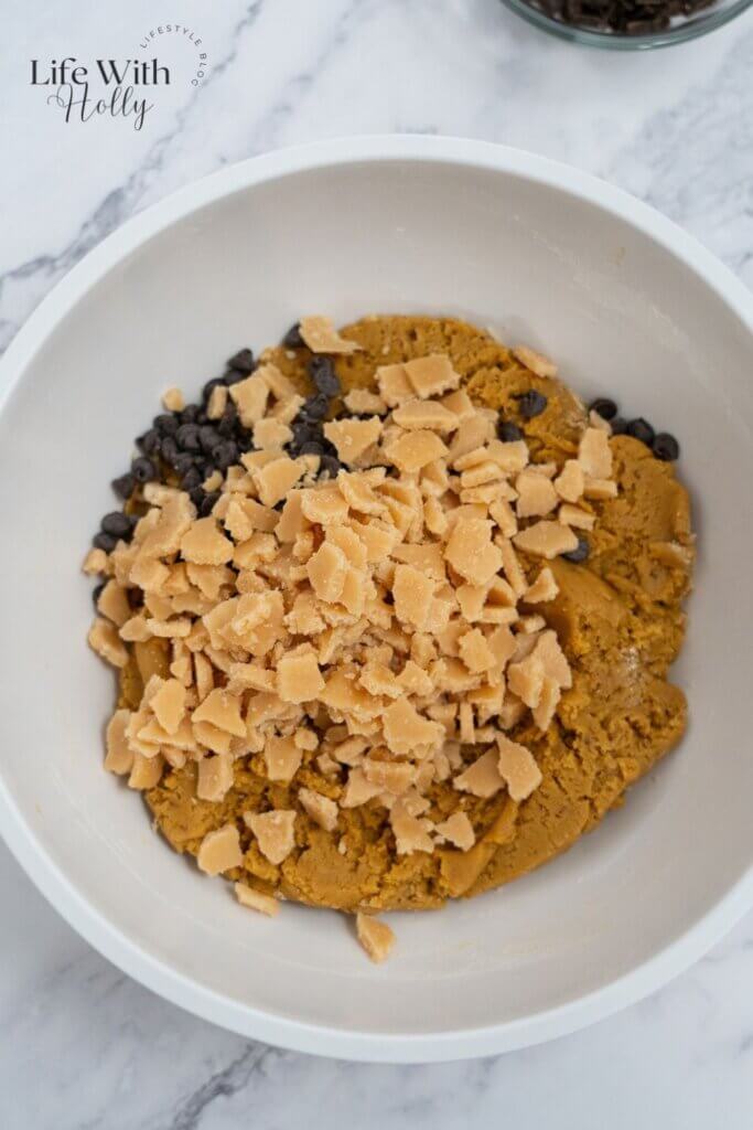 Adding salted toffee to cookie dough