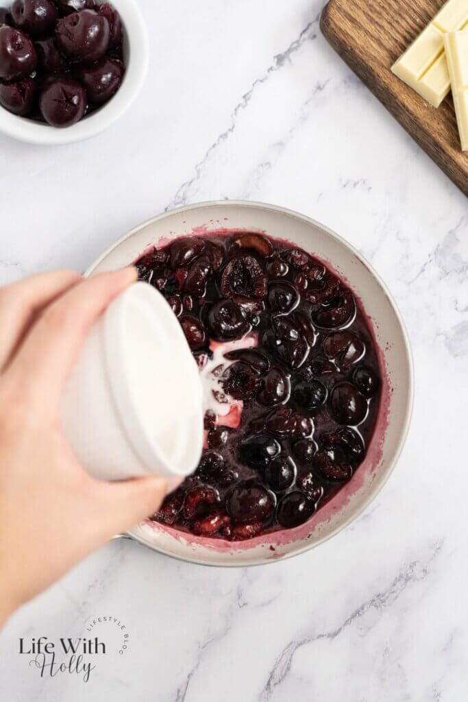 Making cherry pie filling